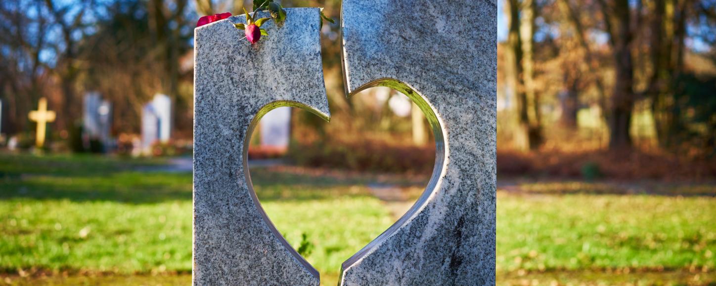 Friedhofsgang und Gräbersegnung an Allerheiligen